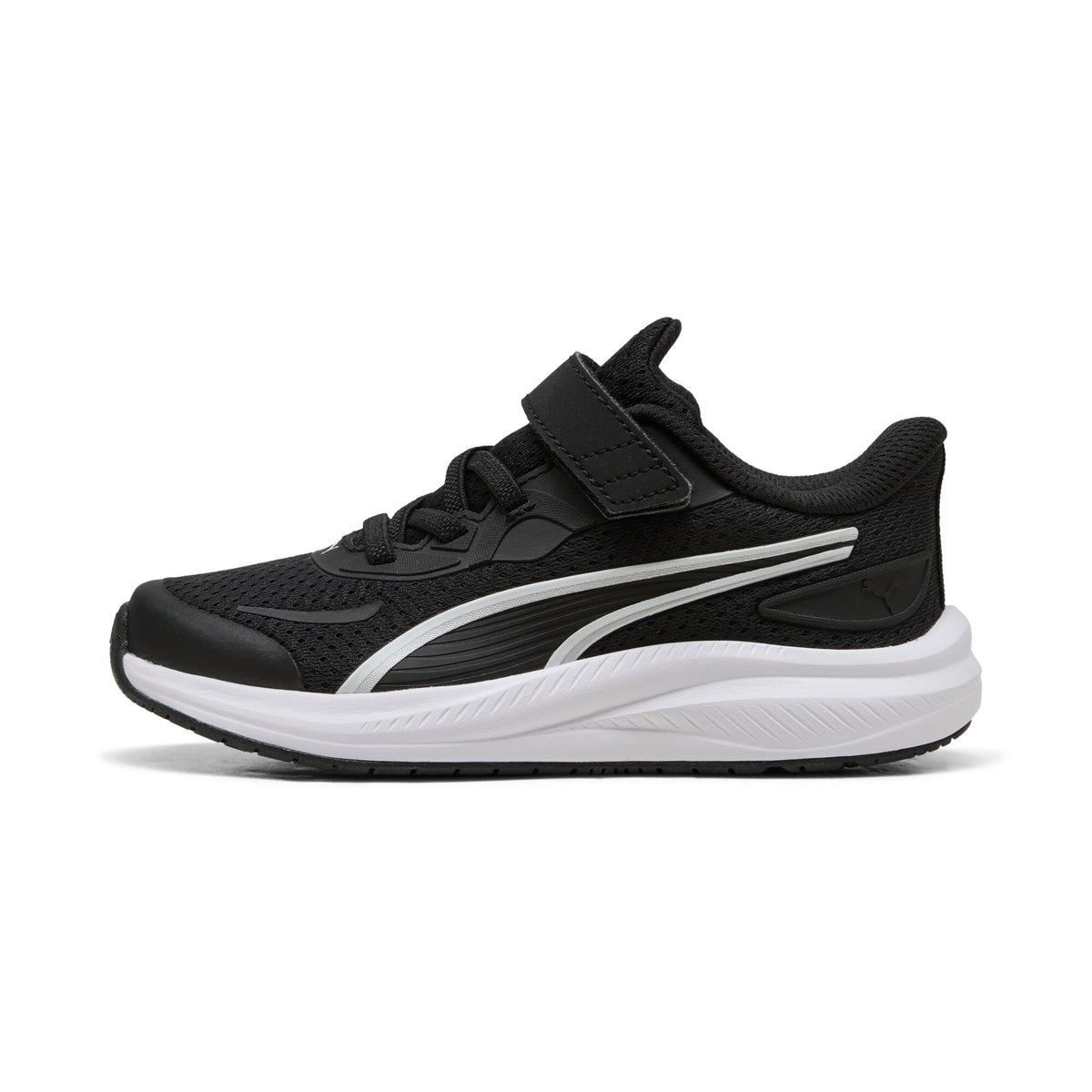 נעלי ספורט Puma שחורות עם שרוכים, פס צד לבן וריפוד לבן