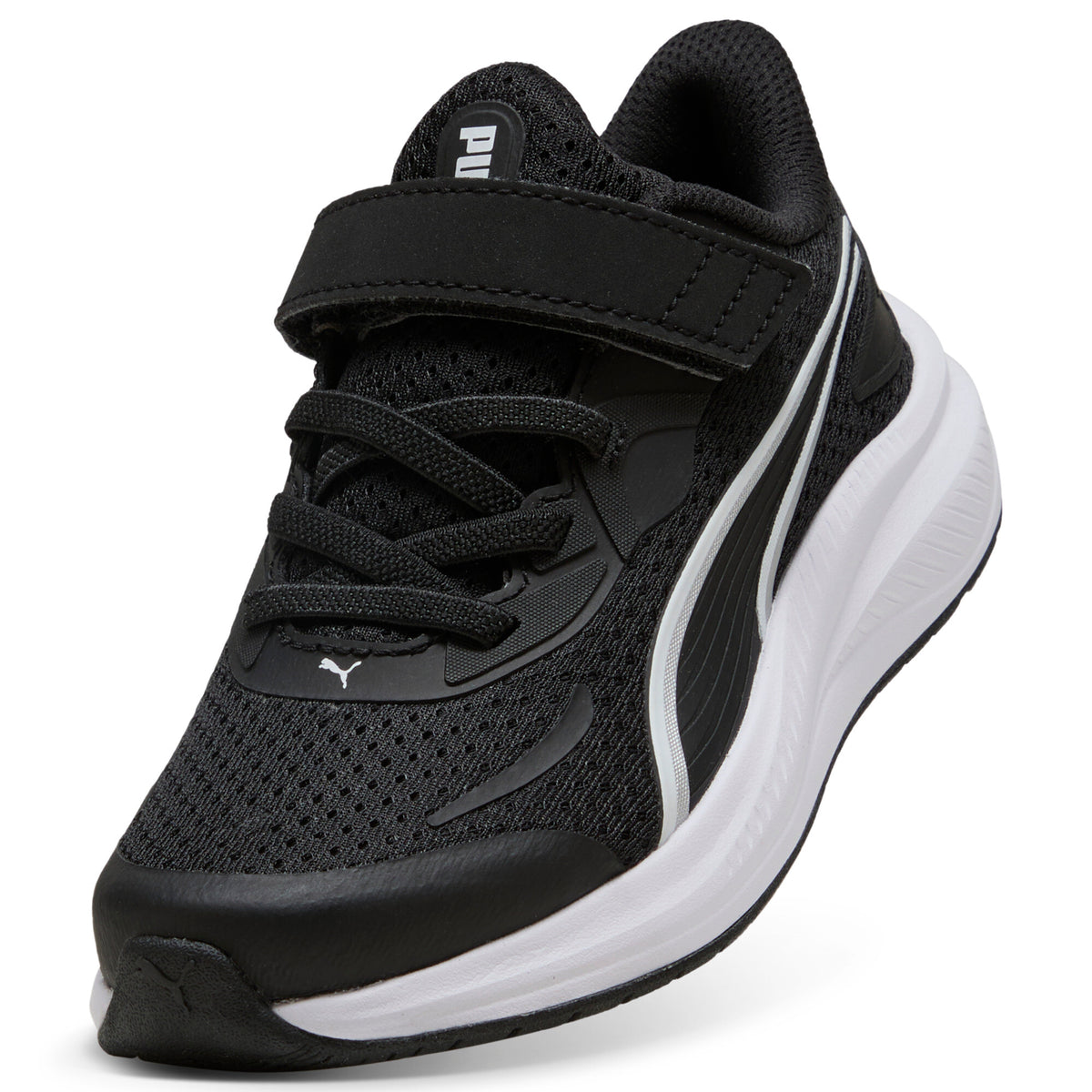 נעלי ספורט Puma שחורות עם שרוכים, רצועת סקוטש ולוגו קדמי לבן