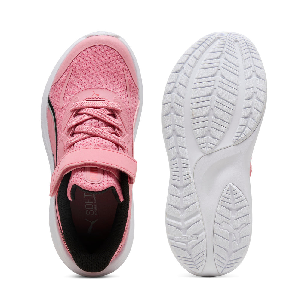 נעלי ספורט לילדות Puma ורוד: מבט על סוליה קדמית עם תבנית אחיזה