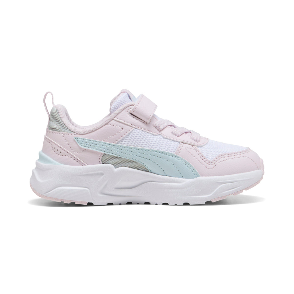 נעלי ספורט בנות Puma פסטל, פרופיל צד עם סוליה לבנה ורצועת סקוץ'