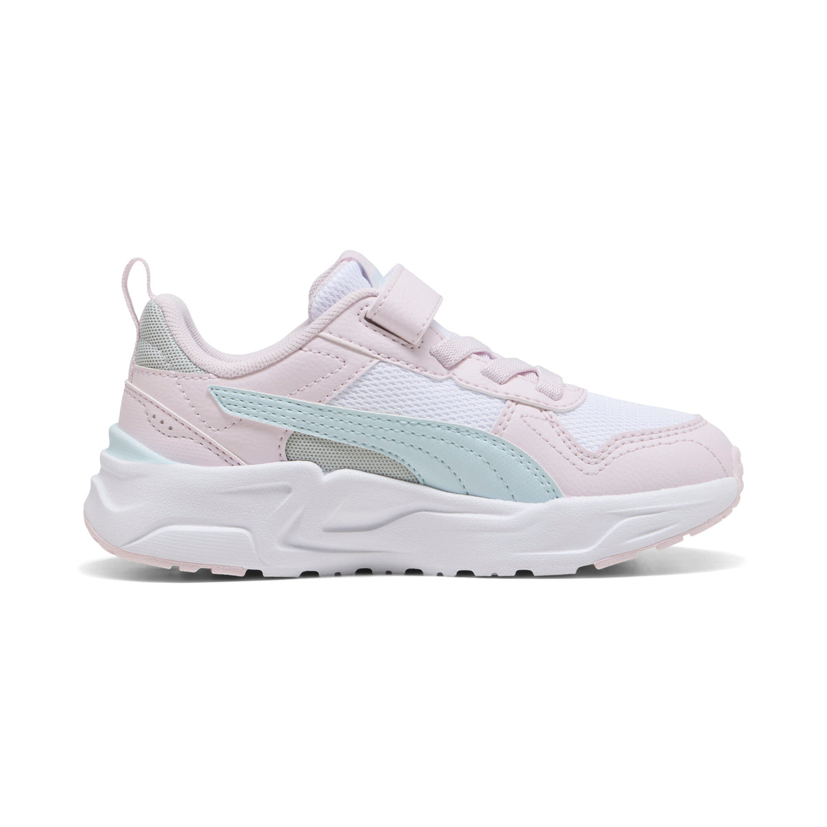 נעלי ספורט בנות Puma פסטל, פרופיל צד עם סוליה לבנה ורצועת סקוץ'