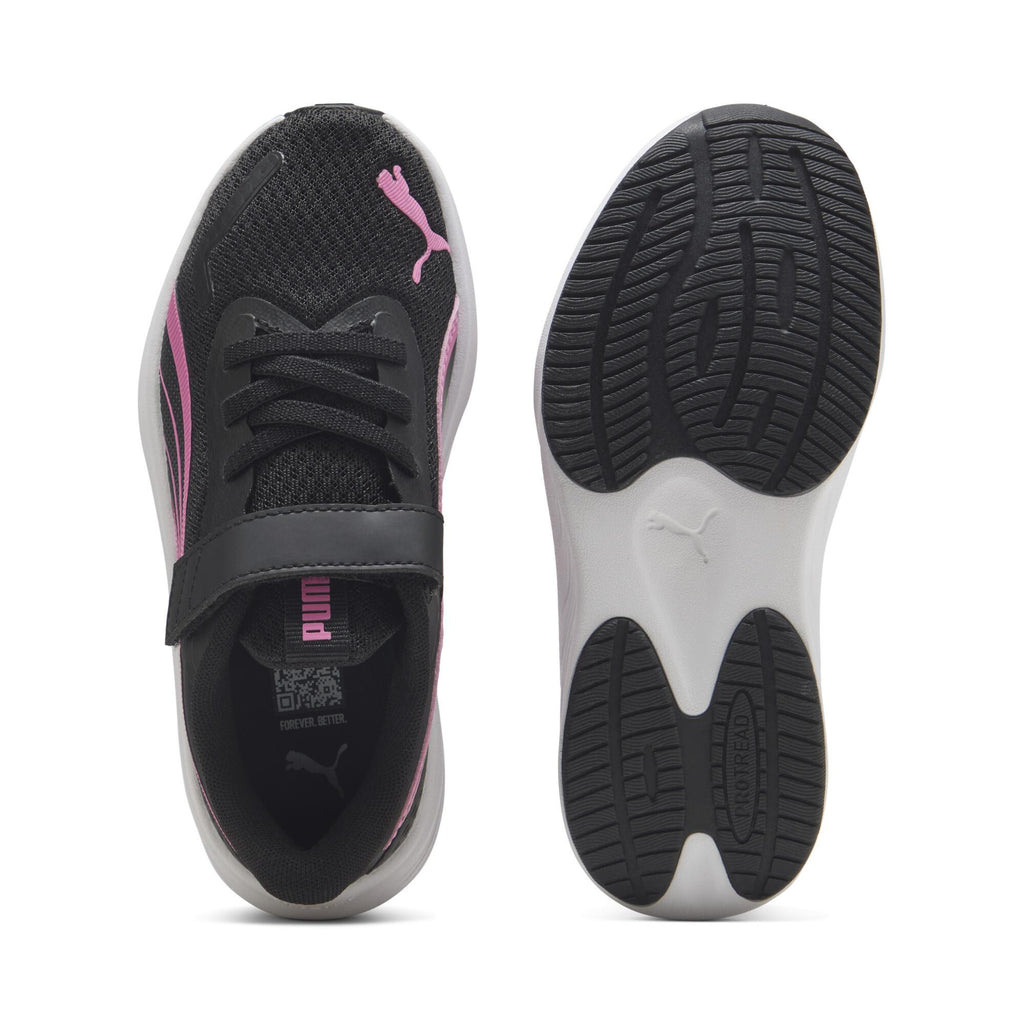 נעלי ספורט לילדות PUMA שחור-פוקסיה: מבט פנים ותחתית עם סוליה לבנה